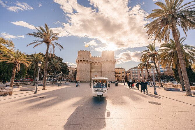 Valencia by Tuk Tuk i: Private tour 1 or 2 hours explore the city - Scenic Coastal Drive and Relaxing Atmosphere