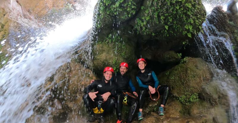 Valencia Canyoning. Experience for everyone - Valencia Canyoning: Experience the Adventure for Everyone