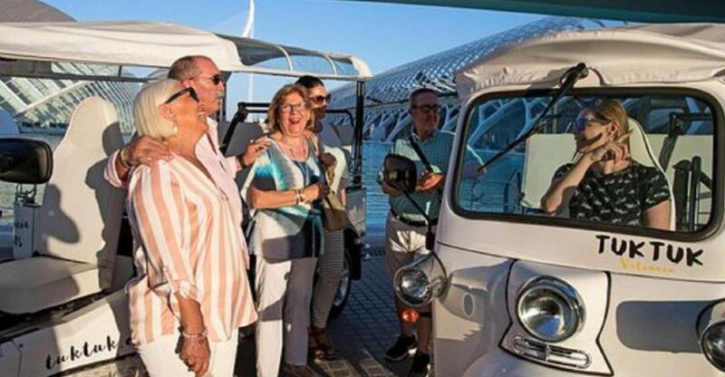 Valencia: Complete Tuk-Tuk Tour Around the City - Modern Valencia: Port, Beaches, and Cultural Attractions