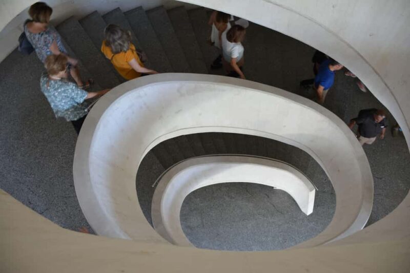 Valencia: Entrance - Visit the Palau de Les Arts with a guide - What Sets This Tour Apart from Other Valencia Experiences