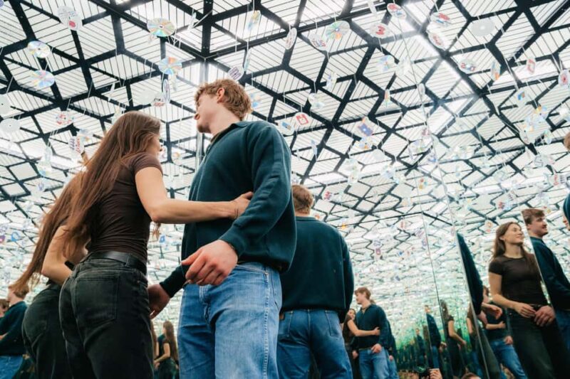 Valencia: entry ticket to the Museum of Illusions - Key Points