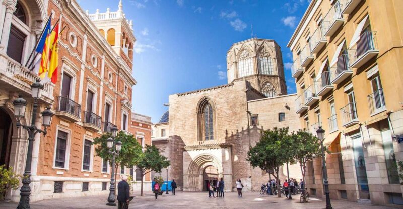 Valencia: Essentials and World Heritages Sites Walking Tour - Valencia’s Most Essential Monuments in Just Two Hours