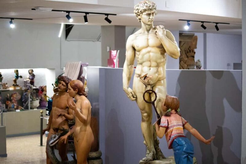 Valencia: Fallas-themed tour with a creative workshop - Modeling Your Own Ninot: A Hands-On Artistic Journey