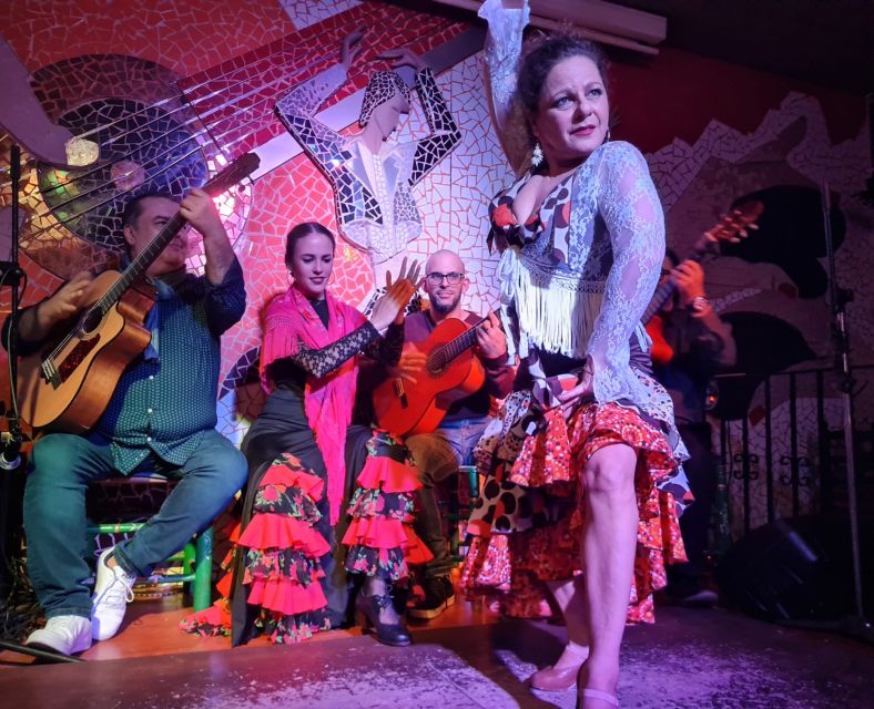 Valencia: Flamenco at Toro y La Luna with Drinks or Dinner - Performance Duration and Pacing