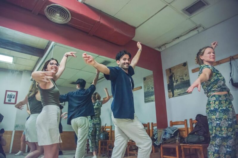 Valencia: Flamenco Class Experience - Discover Valencias Flamenco Master Class at Fuente Luminosa