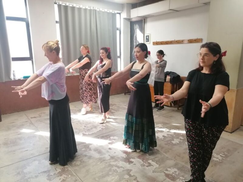 Valencia: Flamenco Class Experience - The Experience of Learning Flamenco with a Skilled Instructor