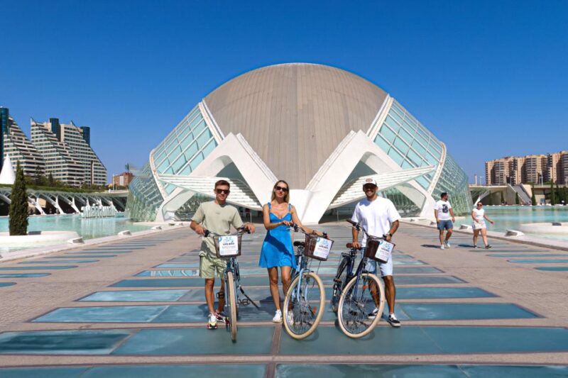 Valencia Guided Bike Tour in small group or Private - Pedaling Through Jardí del Túria and Its Scenic Views