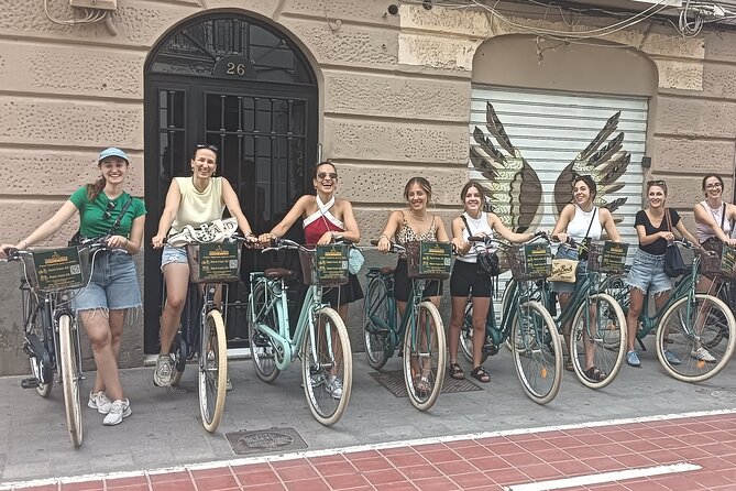 Valencia: Guided Bike Tour of the city's highlights. From 23 - Discover Valencia Cathedral and the Holy Grail