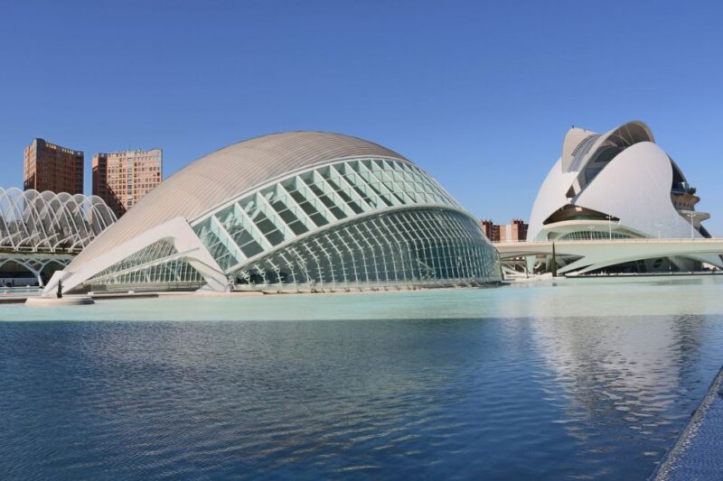 Valencia: Guided City Walking Tour with Tapas Tastings - Authentic Tapas Tastings in Historic Eateries