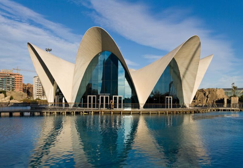 Valencia: Guided City Walking Tour with Tapas Tastings - Practical Details: Group Size, Language, and Flexibility