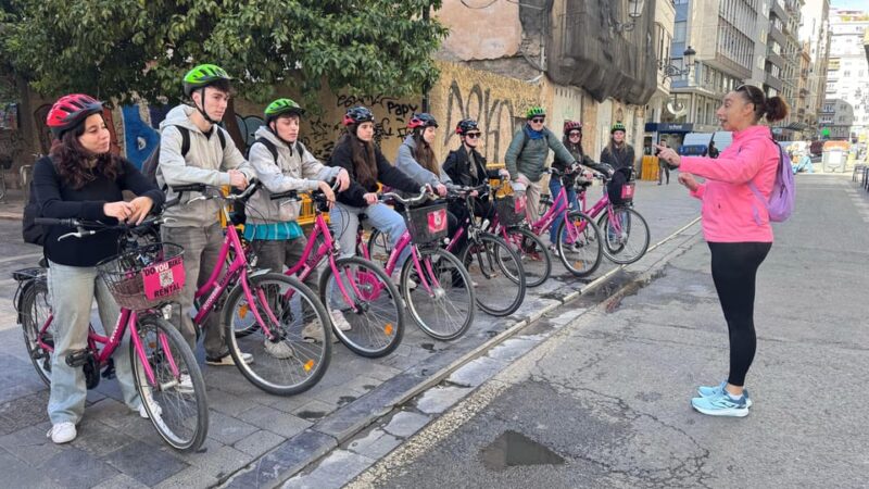 Valencia: Guided Private Bike Tour with Tapas and Drinks - Key Points