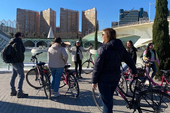 Valencia Highlights Bike Tour - Guided Commentary and Local Insights