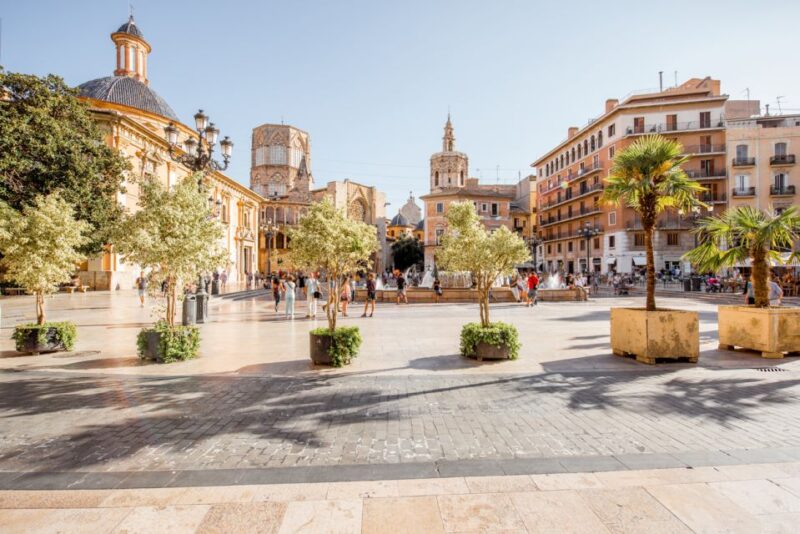 Valencia: Historic Center Audio-Guided Tour with Earphones - Discovering Valencia’s Architectural Gems