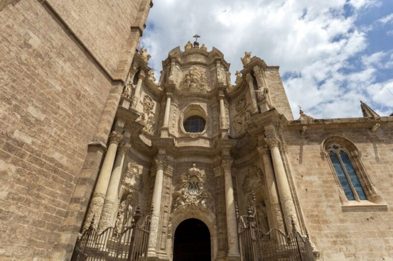 Valencia: Historic Center Audio-Guided Tour with Earphones - Comparing Similar Experiences
