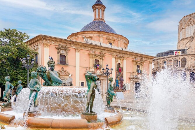Valencia Iconic Sights Scavenger Hunt - Exploring the Iconic Valencia Landmarks