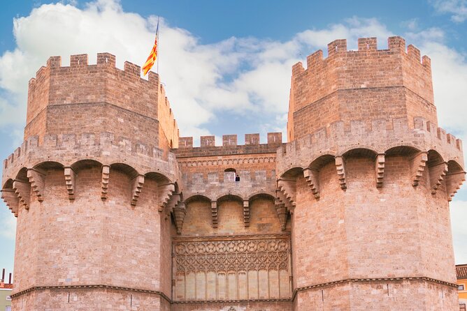 Valencia Iconic Sights Scavenger Hunt - Practical Tips for Participants