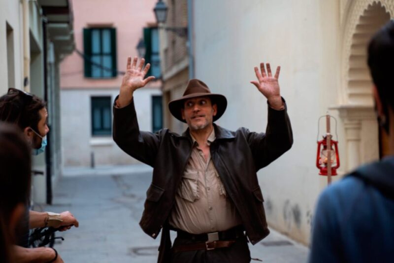 Valencia: 'Indiana Jones and the Holy Grail' Walking Tour - Meet Indiana Jones: The Theatrical Guide