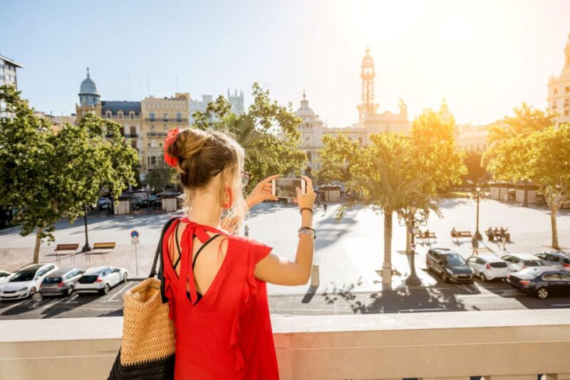 Valencia: Insta-Perfect Walk with a Local - Navigating Valencia’s Picturesque Neighborhoods
