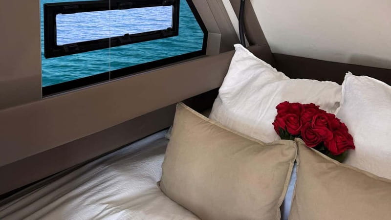 Valencia: Luxury boat ride with captain, drinks, and private bathroom - Relax in a Modern and Elegant Setting