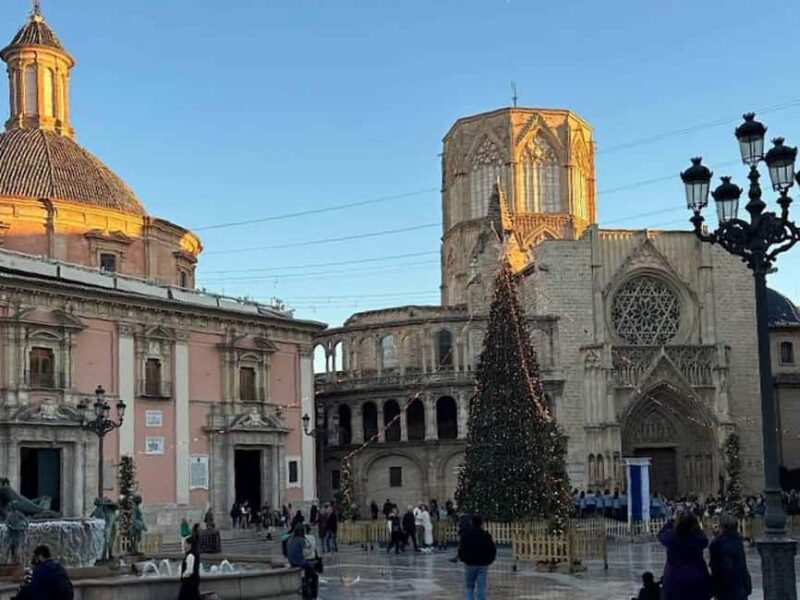 Valencia: Medieval City Guided Walking Tour - Exploring the Valencia Cathedral and the Miguelete Bell Tower