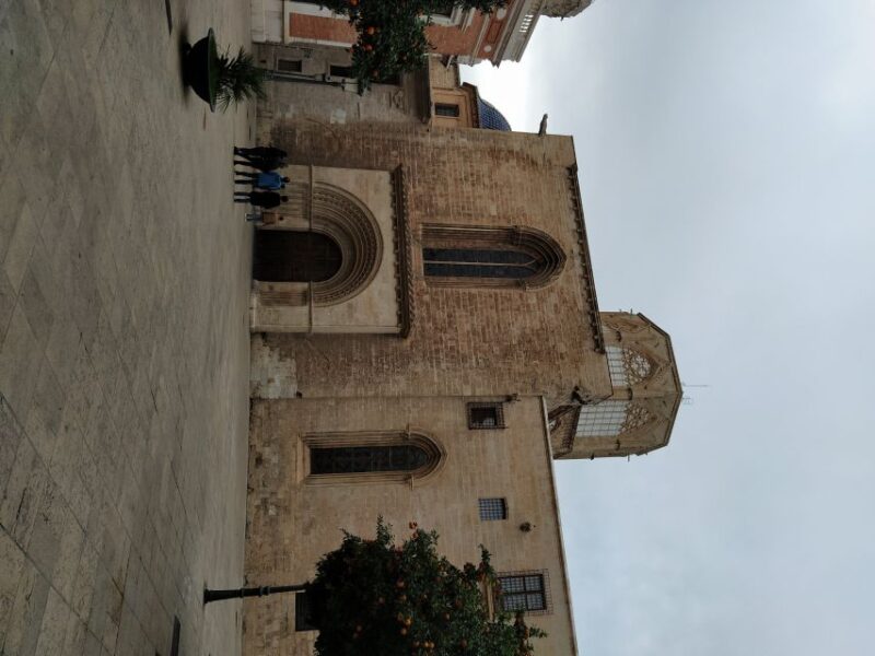 Valencia: Medieval Guided Walking Tour - Visiting the Torres de Serranos and Their Significance