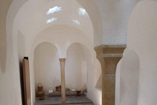 Valencia Medieval Tour - Discovering Valencia Cathedral’s Romanesque Features