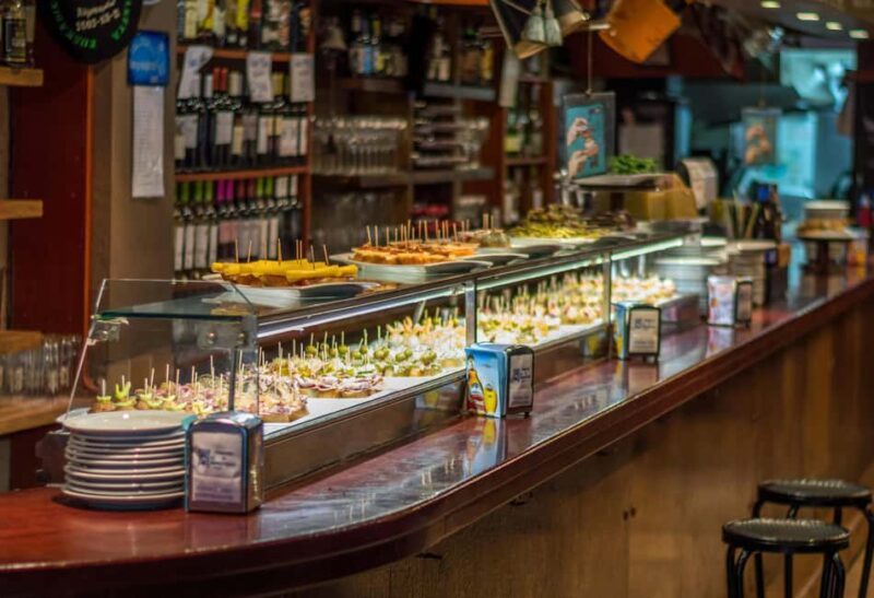 Valencia: Mysteries, Legends, & Local Tapas Experience - Artisanal Charm at Plaza Redonda