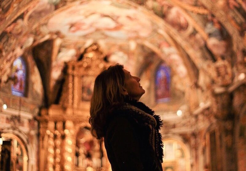 Valencia: Old Town Tour, Wine & Tapas in an 11th c. Monument - Key Points