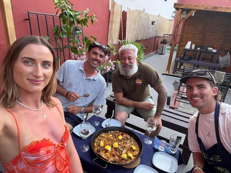 Valencia: Paella Cooking Class with Tapas and Drinks - Key Points