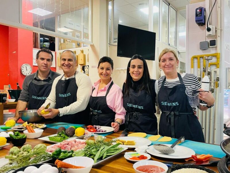Valencia: Paella Workshop and Algiros Market Visit - Group Size and Atmosphere