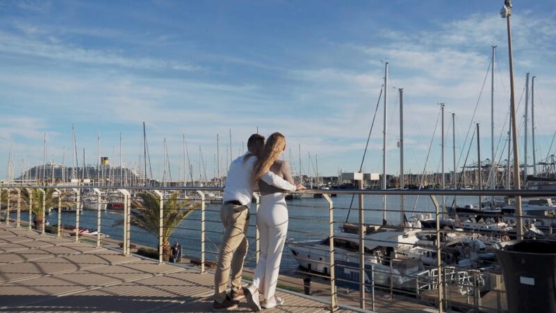 Valencia: Photo shooting at the beach with pro photographer - The Expertise of Eleven Films and the Photographer