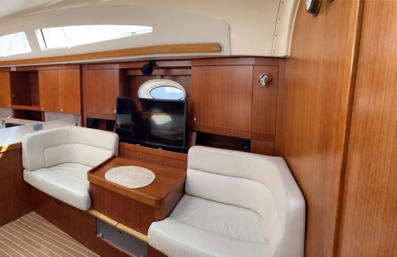 Valencia: Private Boat Trip with Paddle Boarding and Drinks - Physical Requirements and Accessibility