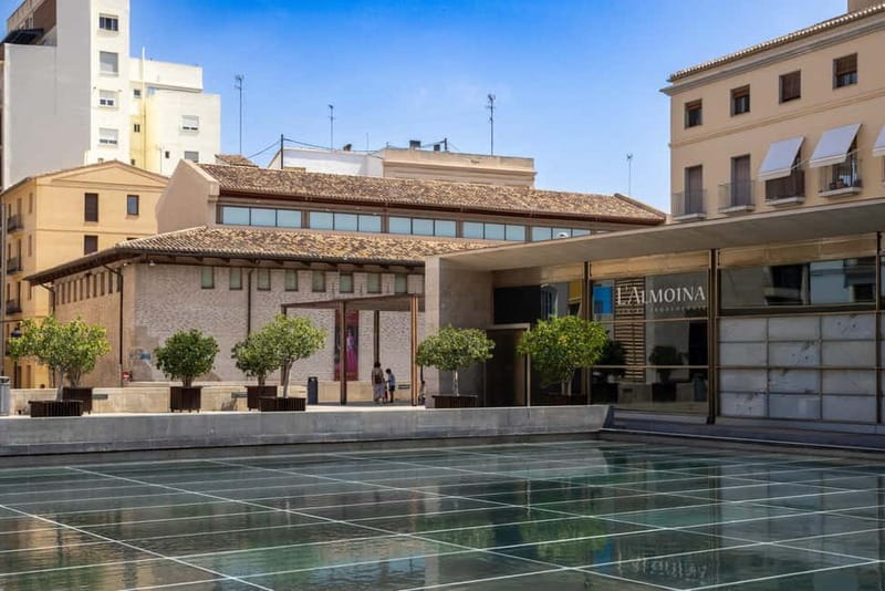 Valencia: Private City Center Highlights Tour with a Local - Walking Through El Carmen’s Artistic Streets