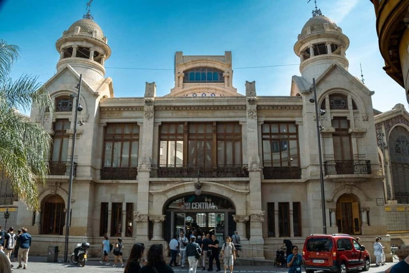 Valencia: Private City Center Highlights Tour with a Local - Visiting the Basilica and the Cathedral of Valencia