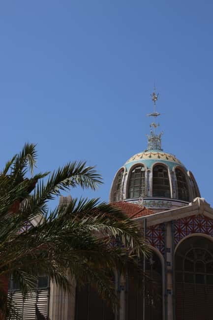 Valencia: Private City Center Highlights Tour with a Local - Tasting Valencia’s Famous Horchata