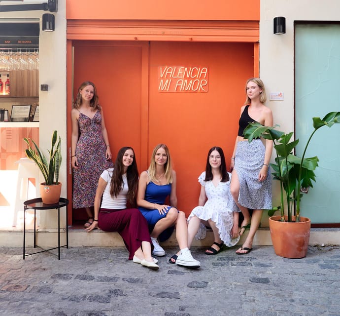 Valencia: Private photo shooting with pro photographer - Capturing Valencia’s Charm with a Private Photo Shoot