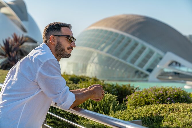 Valencia Professional Photoshoot at City of Arts & Sciences - Key Points