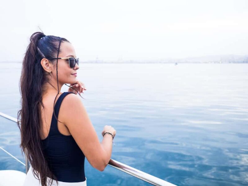 Valencia: Sailing Catamaran Cruise with Sunset Option and DJ - Drinks, Food, and Onboard Amenities