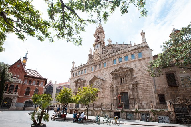 Valencia: San Nicolás, Silk Museum and Santos Juanes Church - Practical Details: Meeting Point, Duration, and Accessibility