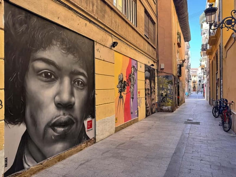 Valencia, Spain: Excellent Private Walking Photography Tour - The Value of Personal Guidance and End-of-Tour Cheers