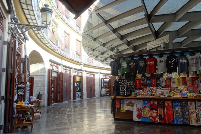 Valencia Step By Step for you - Admiring Art and Patronage at Basilica de la Virgen de los Desamparados