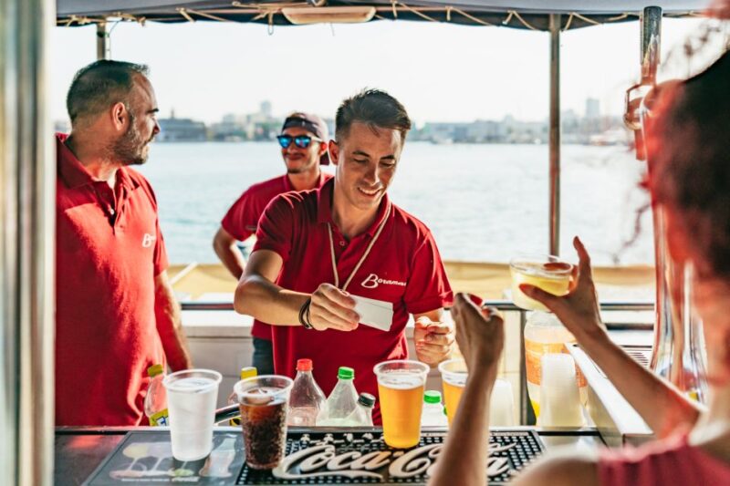 Valencia: Sunset or Daytime Catamaran Cruise with Drink - Practicalities: Meeting Point and Schedule