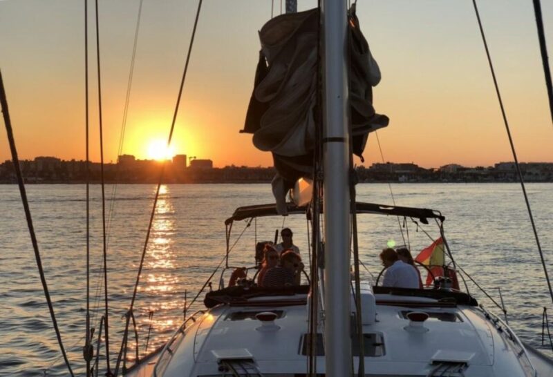 Valencia: Sunset trip in a boat with drinks included - Who Should Choose This Sunset Trip?