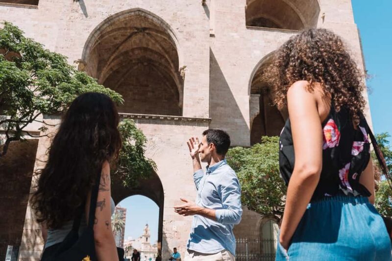 Valencia: Tapas and Drinks Evening Tour - Logistics: Duration, Group Size, and Additional Info