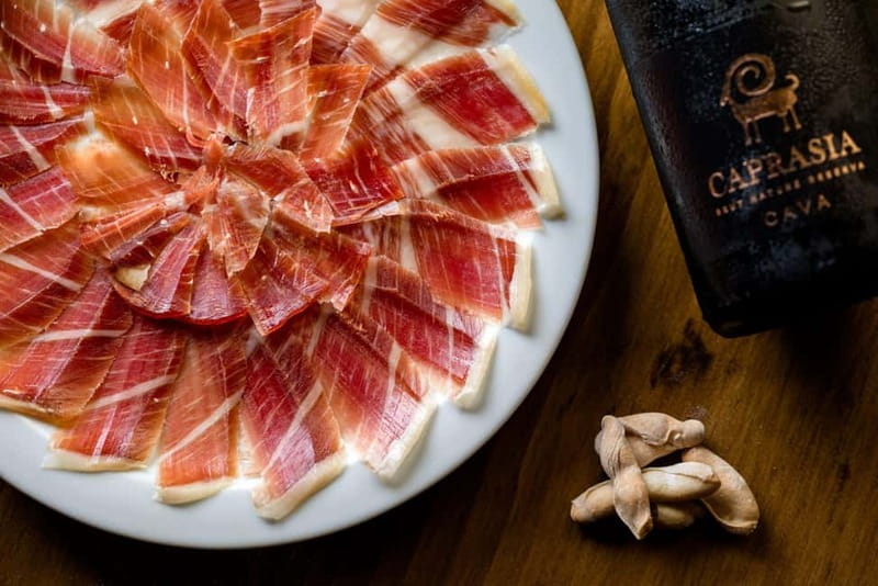 Valencia: Tapas and Sightseeing guided tour - Starting Point and Meeting Details in Valencia