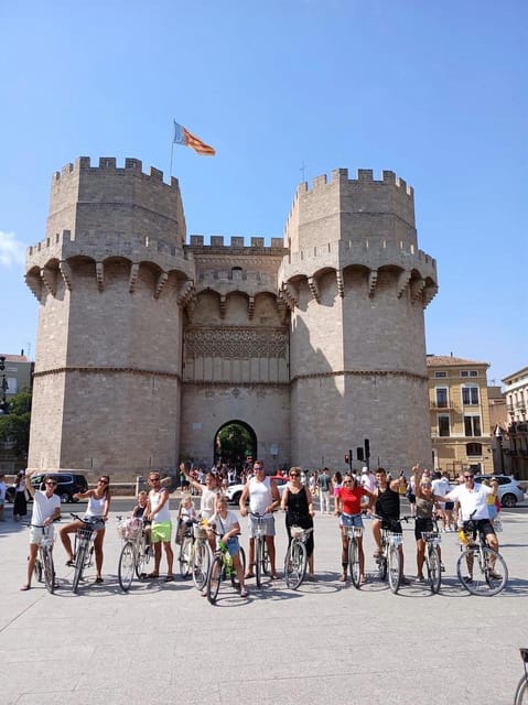 Valencia: Top 25 Highlights Guided Bike Tour - Marveling at the Plaza del Ayuntamiento and Palacio del Marqués de Dos Aguas