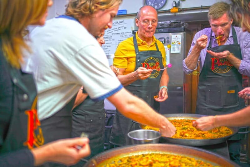 Valencia: Traditional Paella Cooking Class and Dinner - Key Points