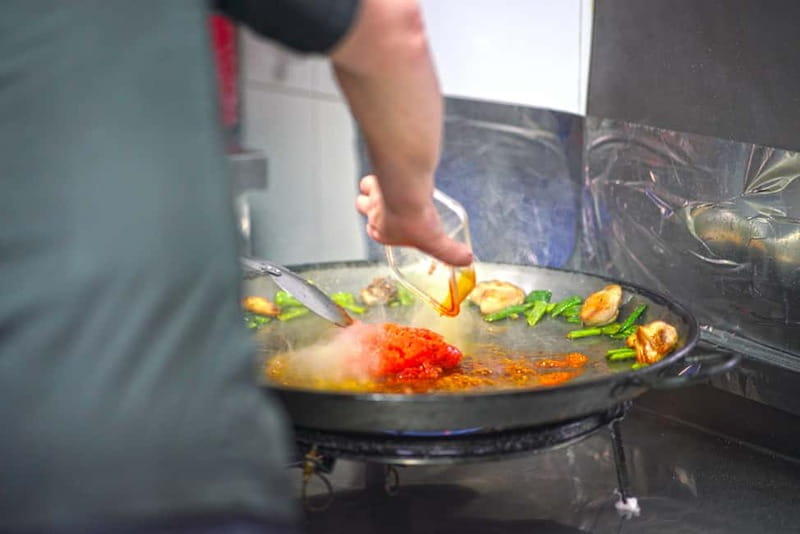Valencia: Traditional Paella Cooking Class and Dinner - Learning the Art of Paella Valenciana