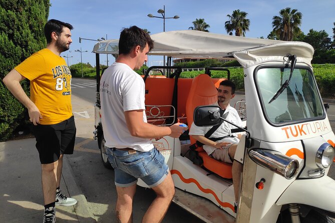 Valencia: Tuk Tuk Modern Tour - Starting at the Ciudad de las Artes y las Ciencias