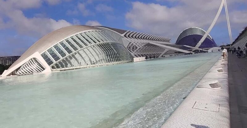 Valencia: Turia Park Guided Bike Tour - The City of Arts and Sciences: Futuristic Architecture and Education
